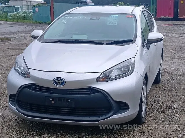Toyota Aqua 2022 photo 2