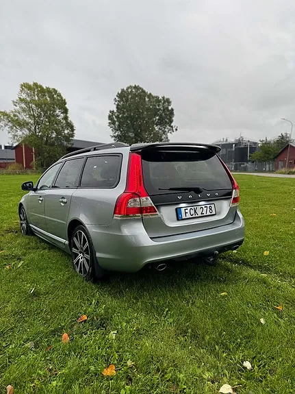 Volvo V70 2016 photo 2