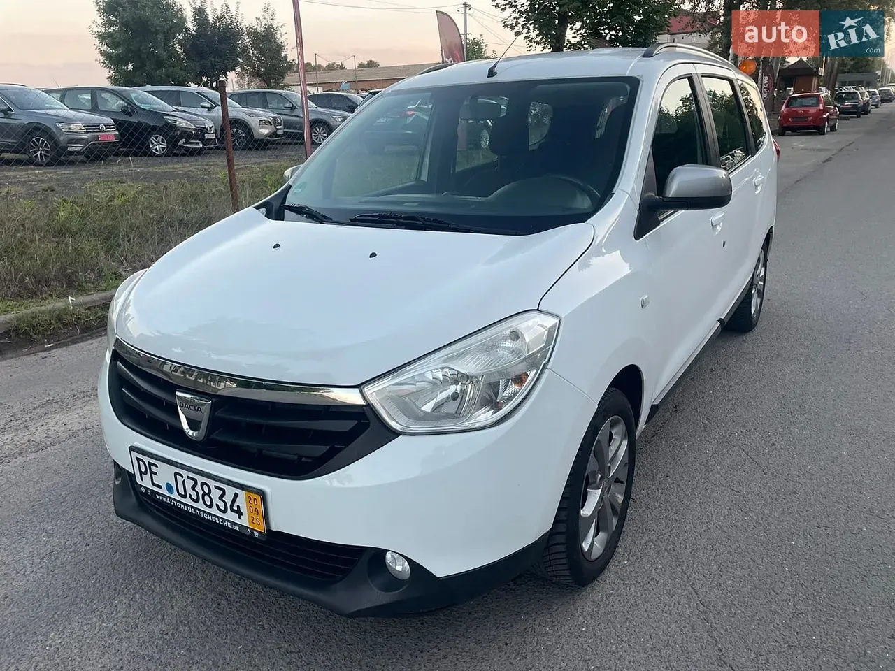 Dacia Lodgy 2015 photo 2