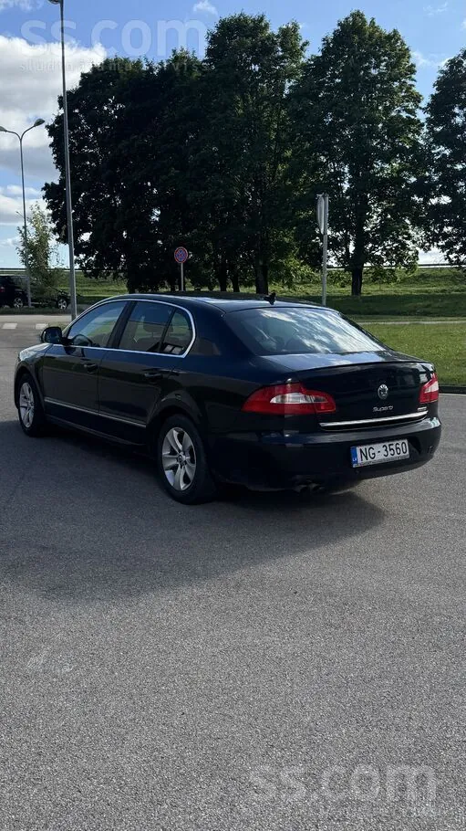 Skoda Superb 2012 photo 4