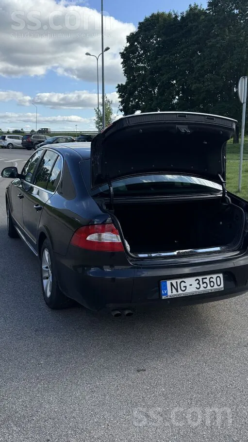 Skoda Superb 2012 photo 5