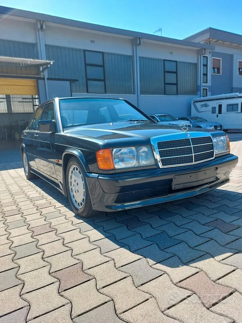 Mercedes-Benz 190E 1986 photo 3