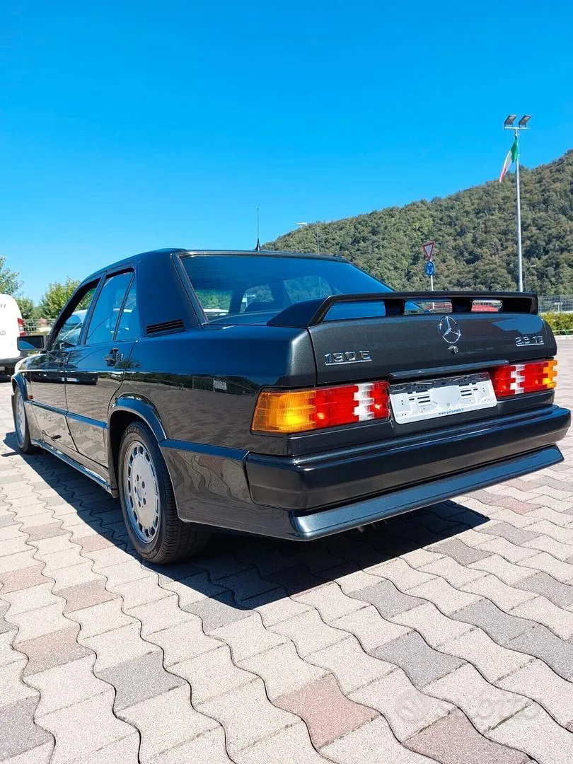 Mercedes-Benz 190E 1986 photo 5