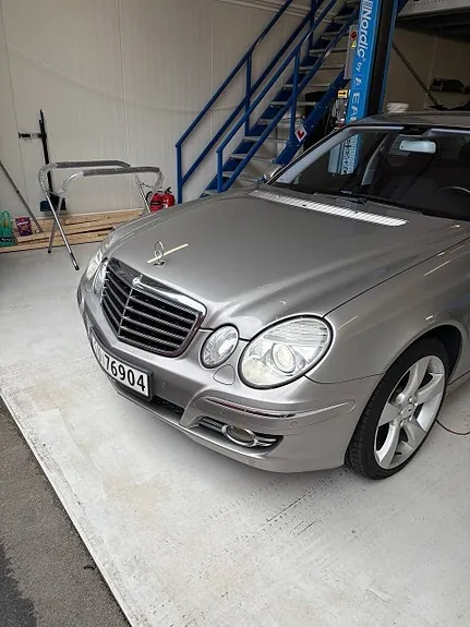 Mercedes-Benz E200 D 2008 photo 3