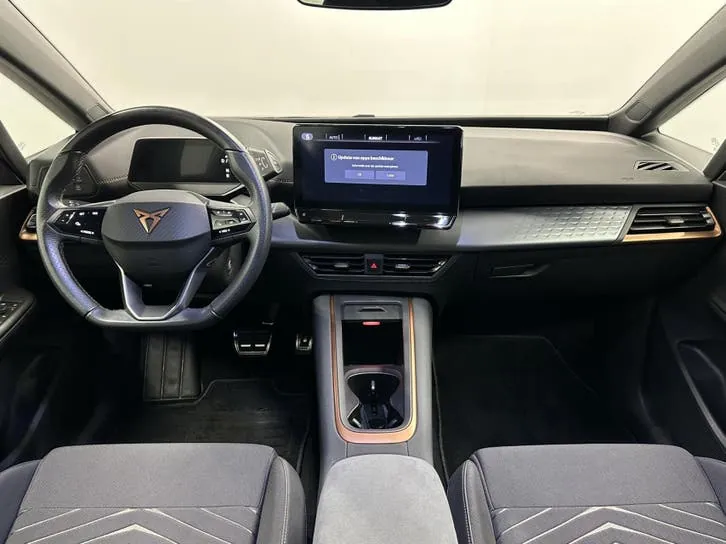 Cupra Born 2024 photo 2