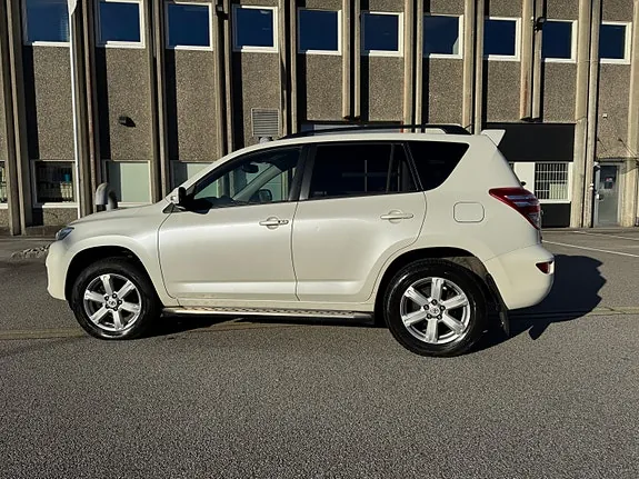 Toyota Rav4 2010 photo 3