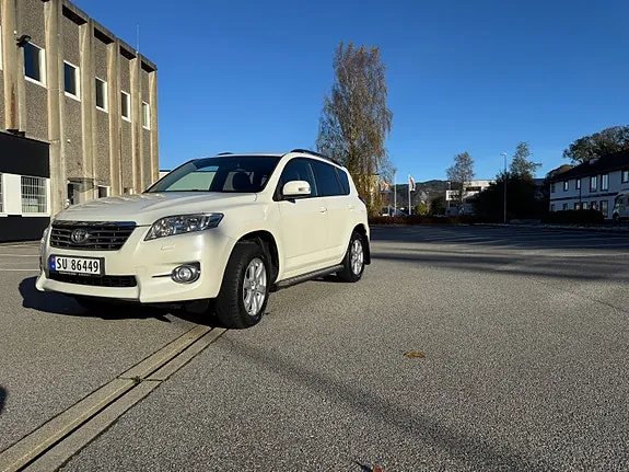 Toyota Rav4 2010 photo 2