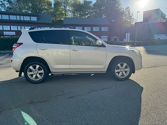 Toyota Rav4 2010 photo 5