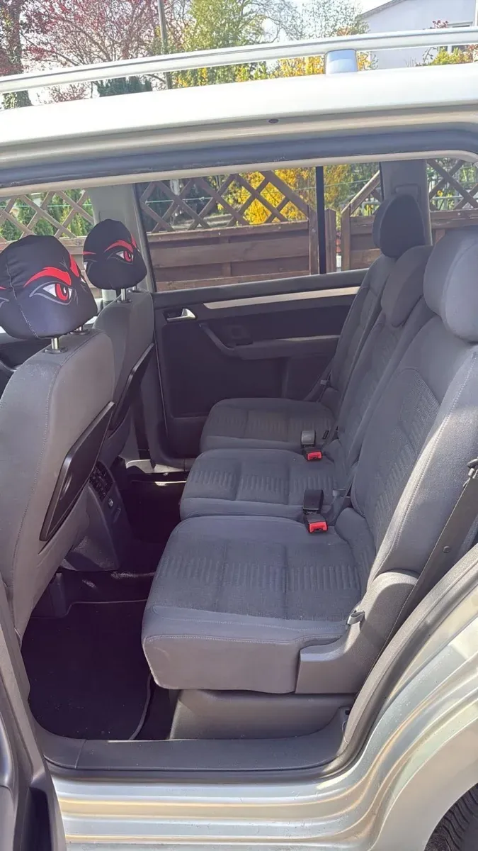 Volkswagen Touran 2009 photo 3