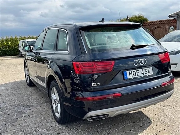 Audi Q7 2016 photo 2