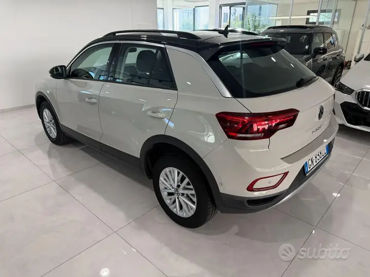 Volkswagen T-Roc 2023 photo 4