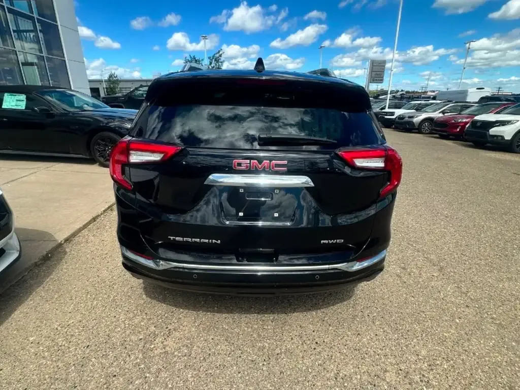 GMC Terrain 2024 photo 2