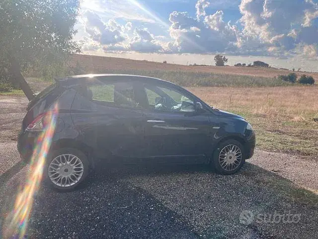 Lancia Ypsilon 2017 photo 2