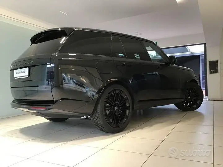 Land Rover Range Rover 2024 photo 2