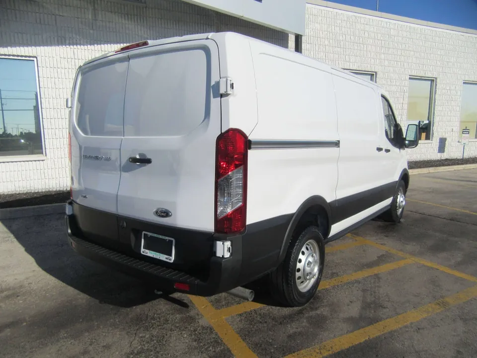 Ford Transit Cargo 2024 photo 4