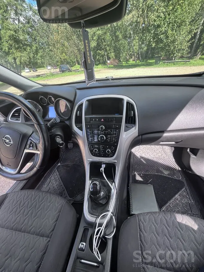 Opel Astra 2013 photo 5