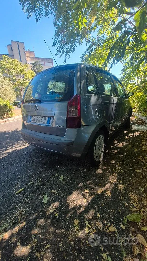 Fiat Idea 2006 photo 2