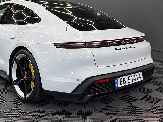 Porsche Taycan 2020 photo 3