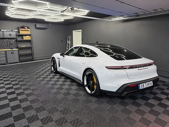 Porsche Taycan 2020 photo 2