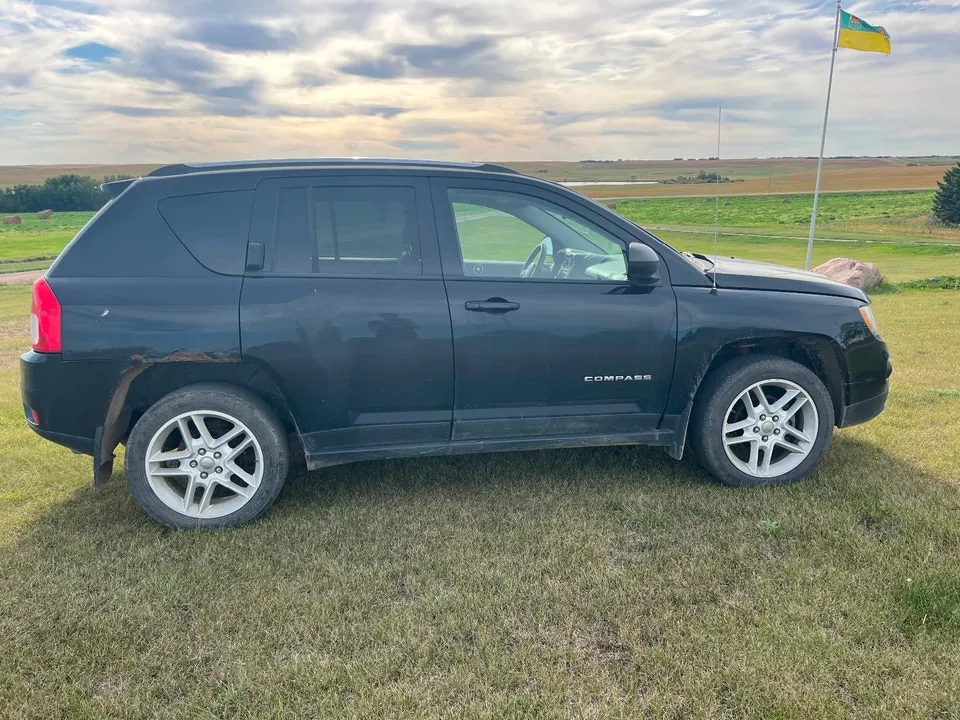 Jeep Compass 2012 photo 2