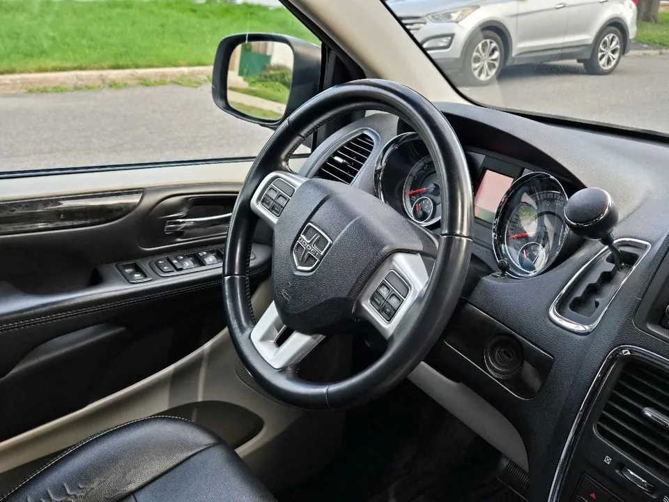 Dodge Grand Caravan 2016 photo 2