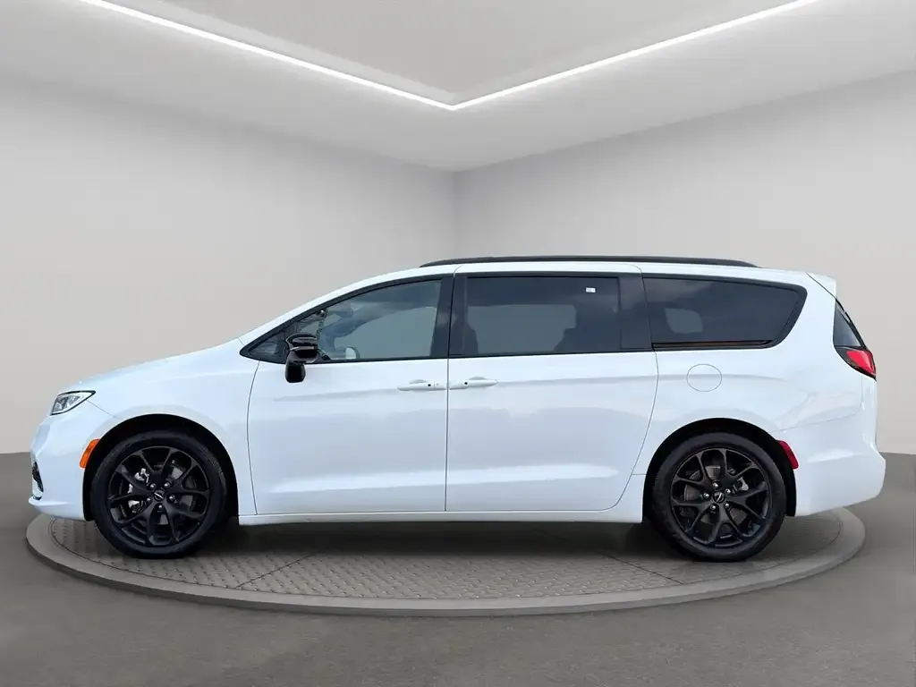 Chrysler Pacifica 2025 photo 5