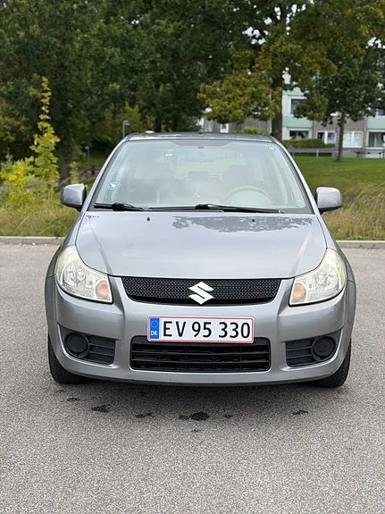 Suzuki Sx4 2010 photo 5