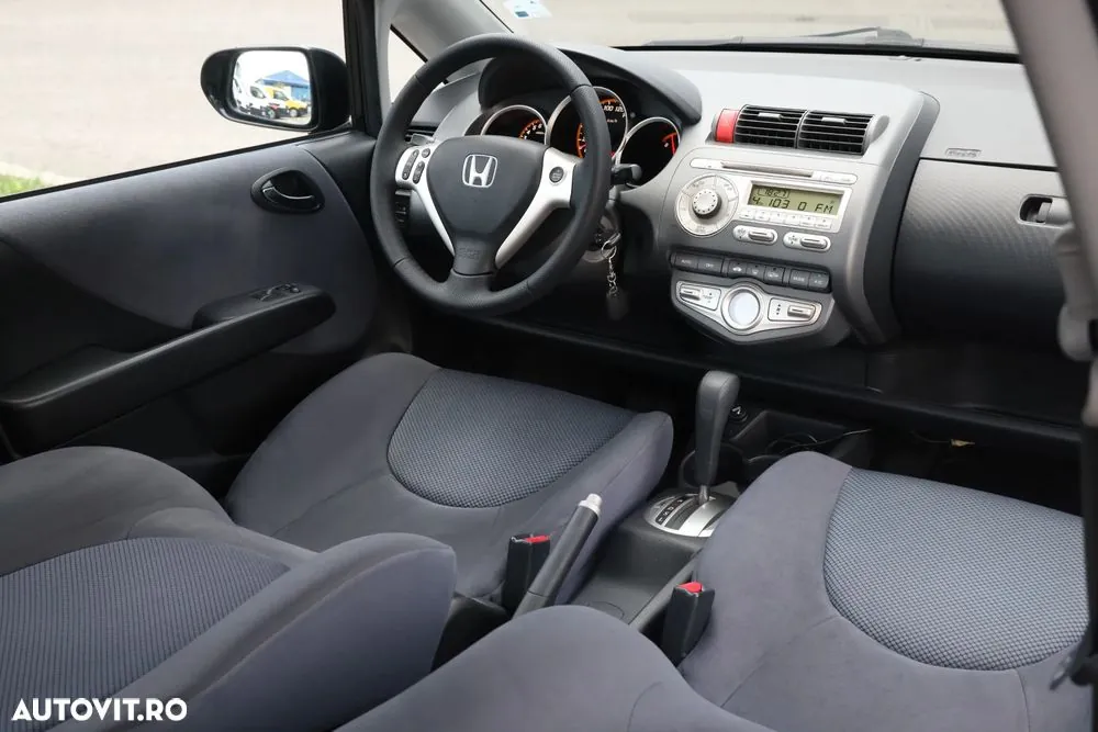 Honda Jazz 2008 photo 2
