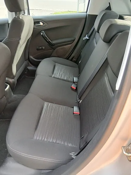 Peugeot 208 2012 photo 3