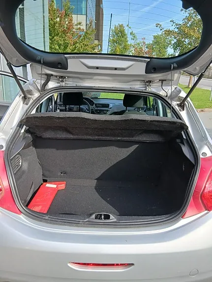 Peugeot 208 2012 photo 4