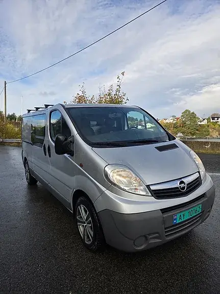 Opel Vivaro 2010 photo 2
