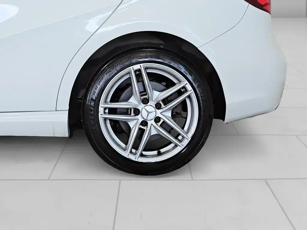 Mercedes-Benz B-Class 2017 photo 4