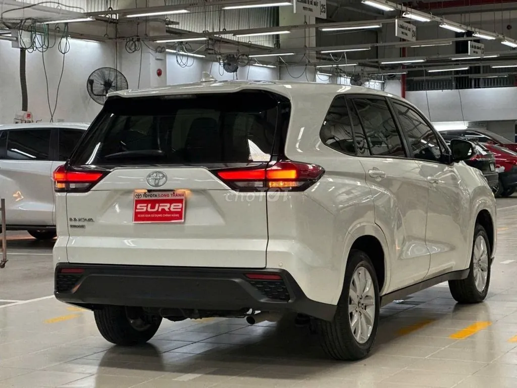 Toyota Innova 2024 photo 3