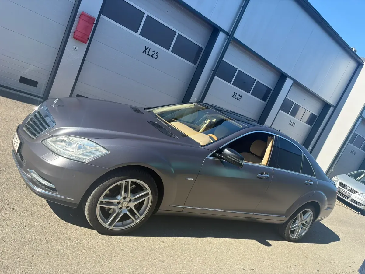 Mercedes-Benz S-Class 2009 photo 2