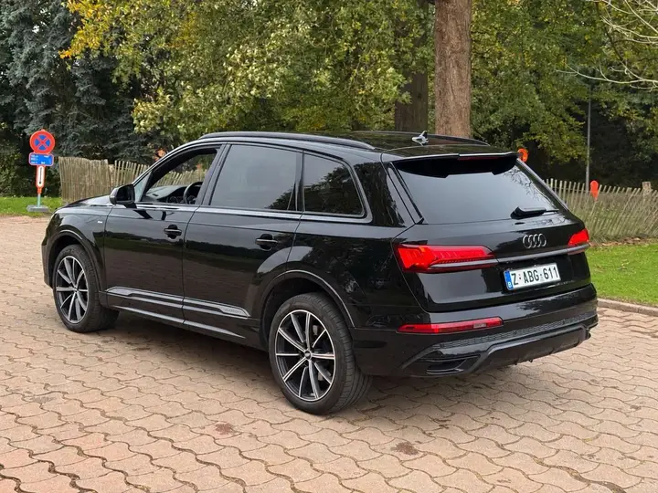 Audi Q7 2020 photo 2