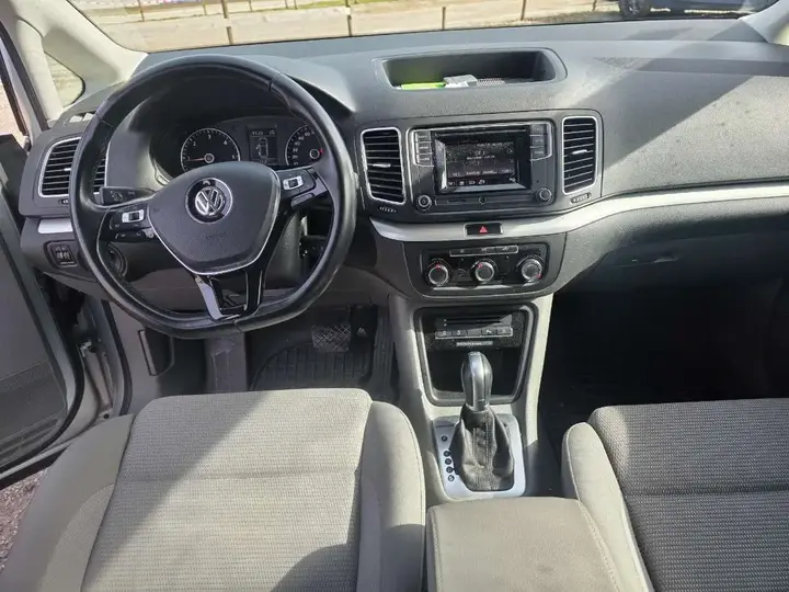 Volkswagen Sharan 2018 photo 2