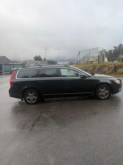 Volvo V70 2010 photo 3