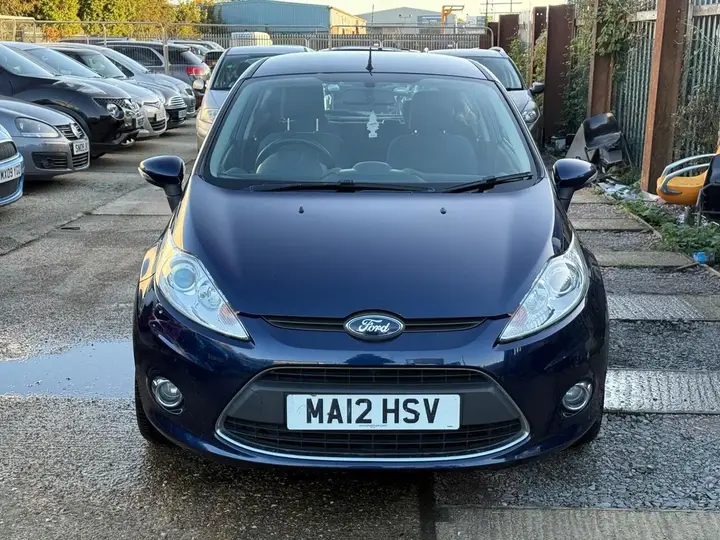 Ford Fiesta 2012 photo 2
