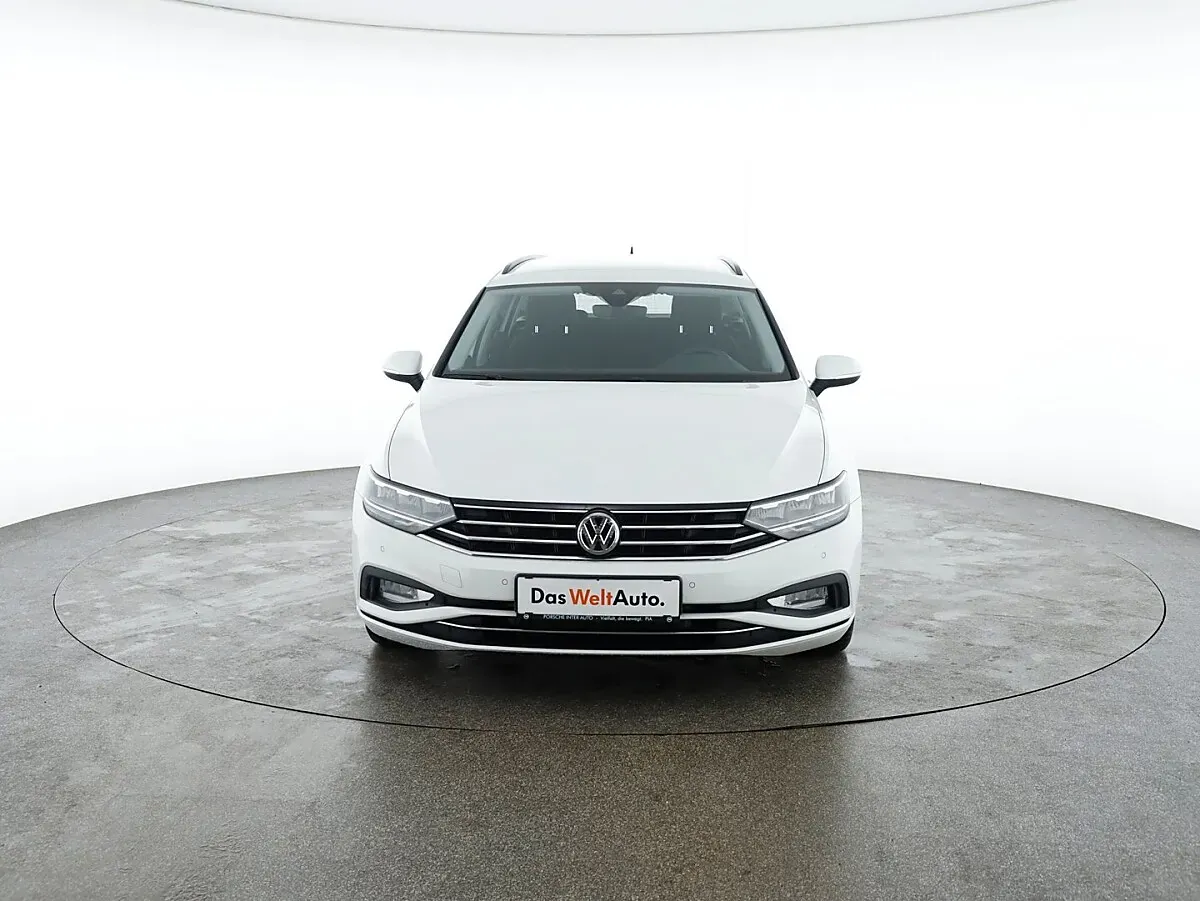 Volkswagen Passat 2020 photo 2