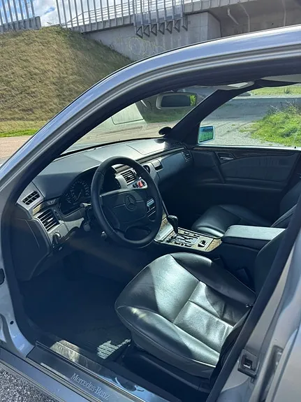 Mercedes-Benz C280 1997 photo 4