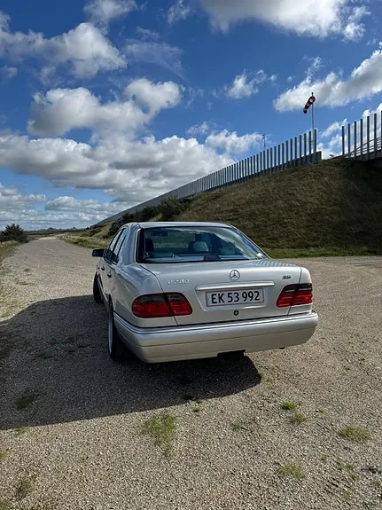 Mercedes-Benz C280 1997 photo 3