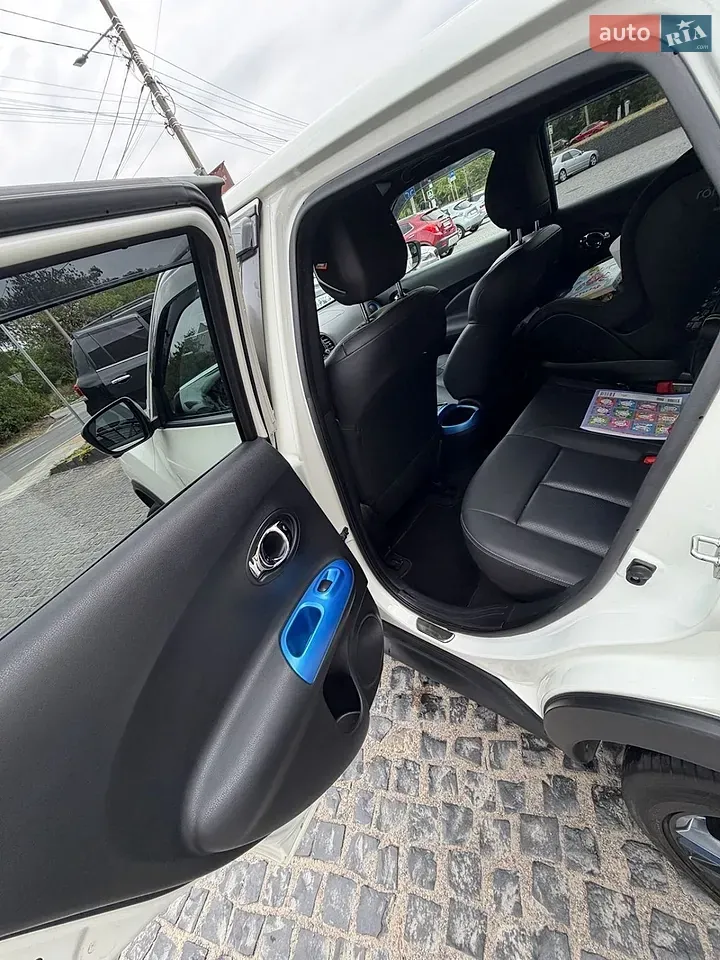 Nissan Juke 2019 photo 2