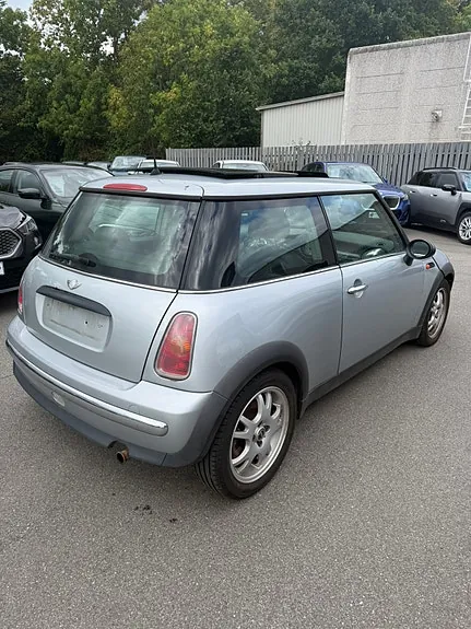 Mini One 2002 photo 2