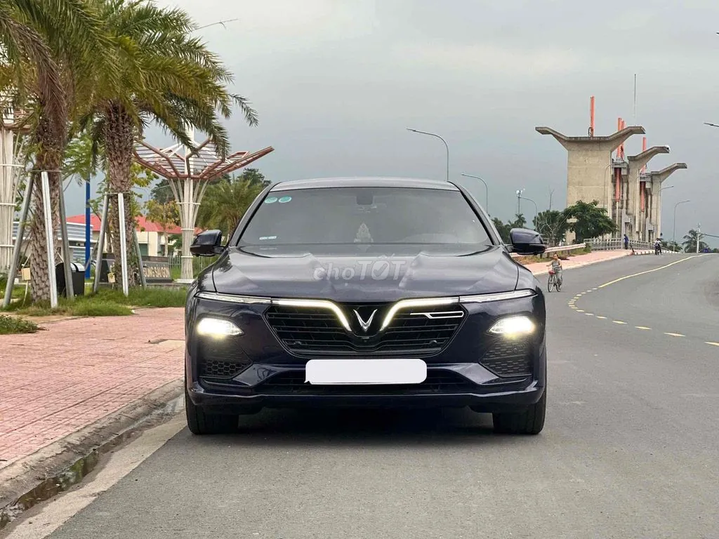Vinfast Lux A2.0
