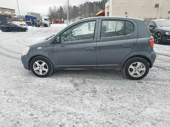 Toyota Yaris 2005 photo 4
