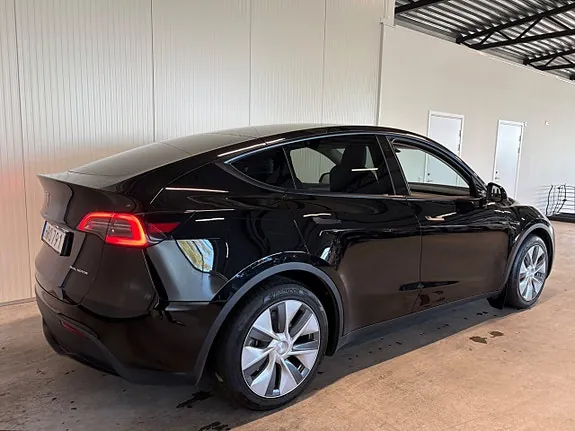 Tesla Model Y 2023 photo 3