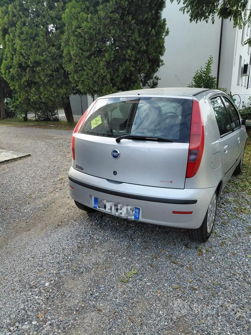 Fiat Punto 2008 photo 2