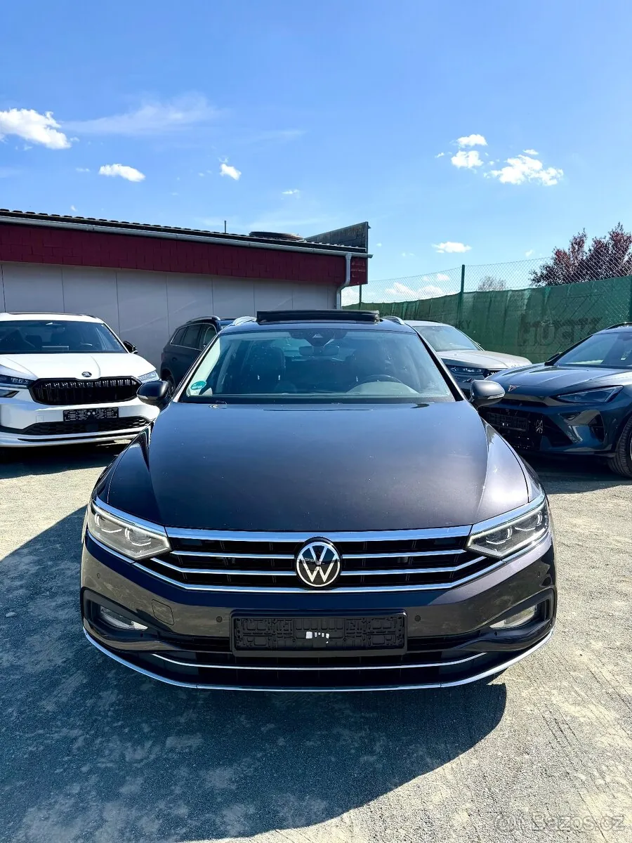 Volkswagen Passat 2022 photo 2