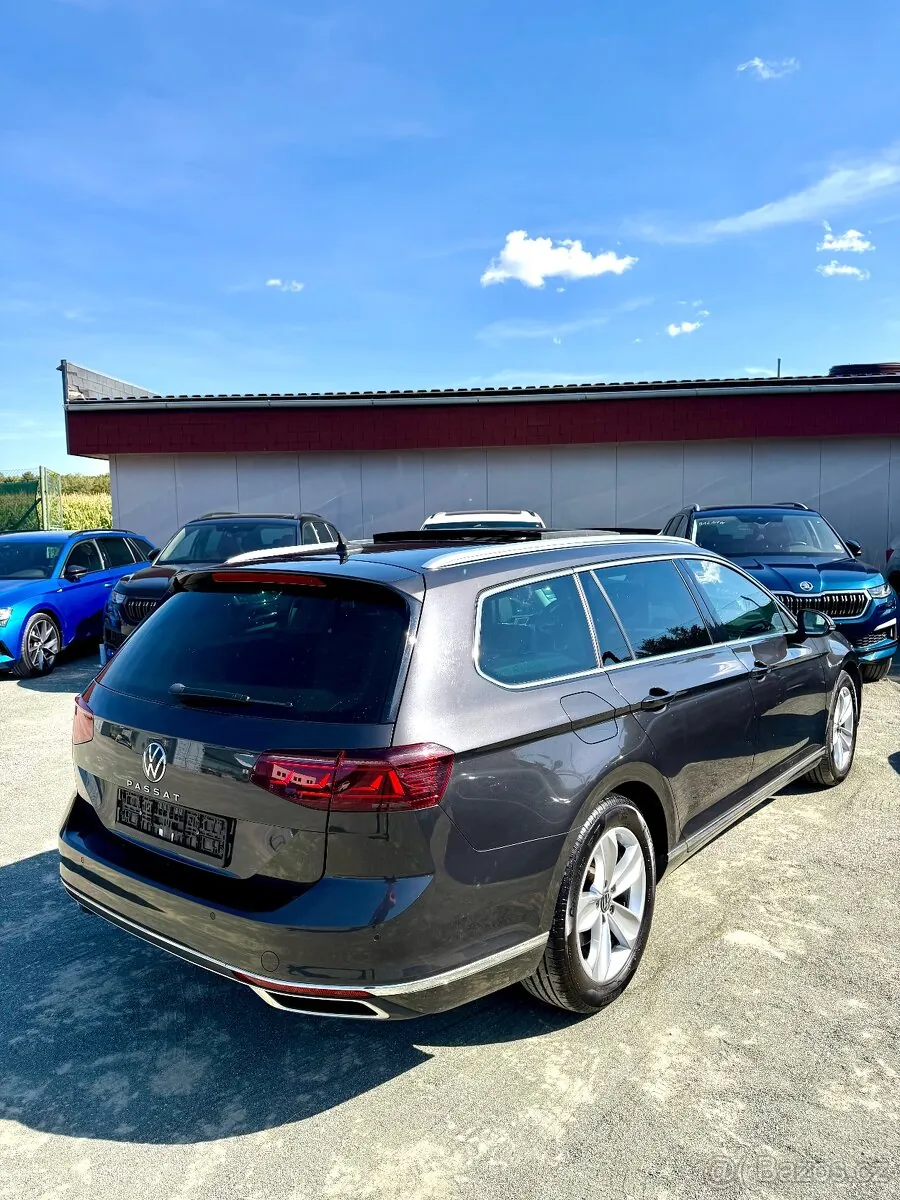 Volkswagen Passat 2022 photo 4