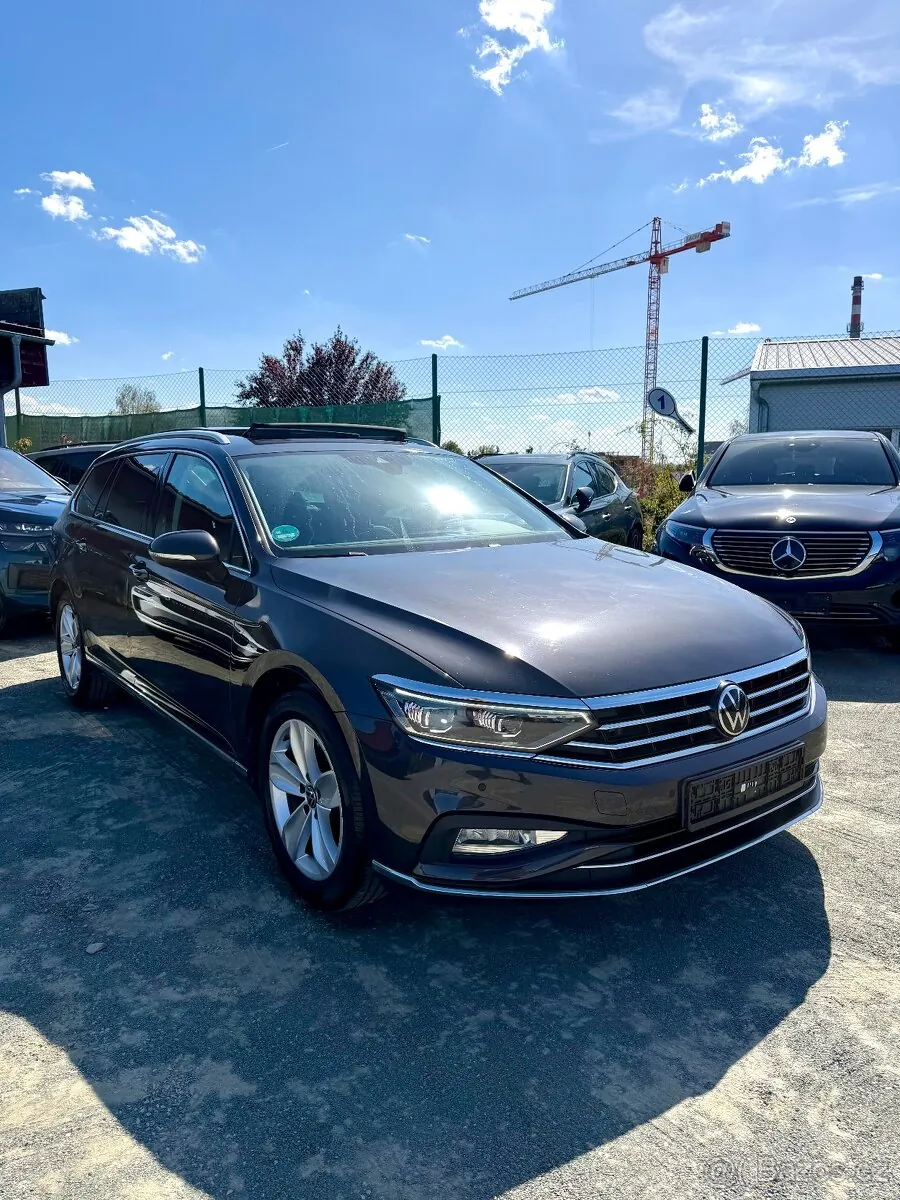 Volkswagen Passat 2022 photo 3